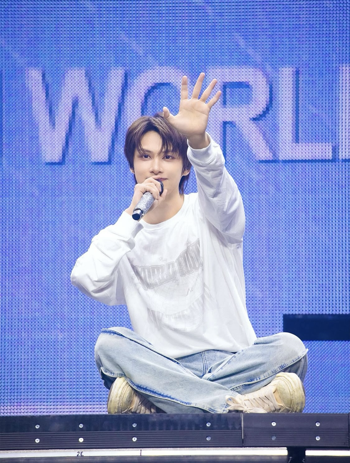 Behind-the-scenes cut of Wen Junhui