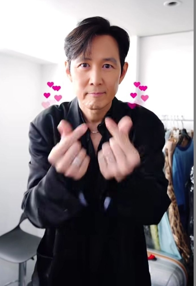 Behind-the-scenes cut of Lee Jungjae