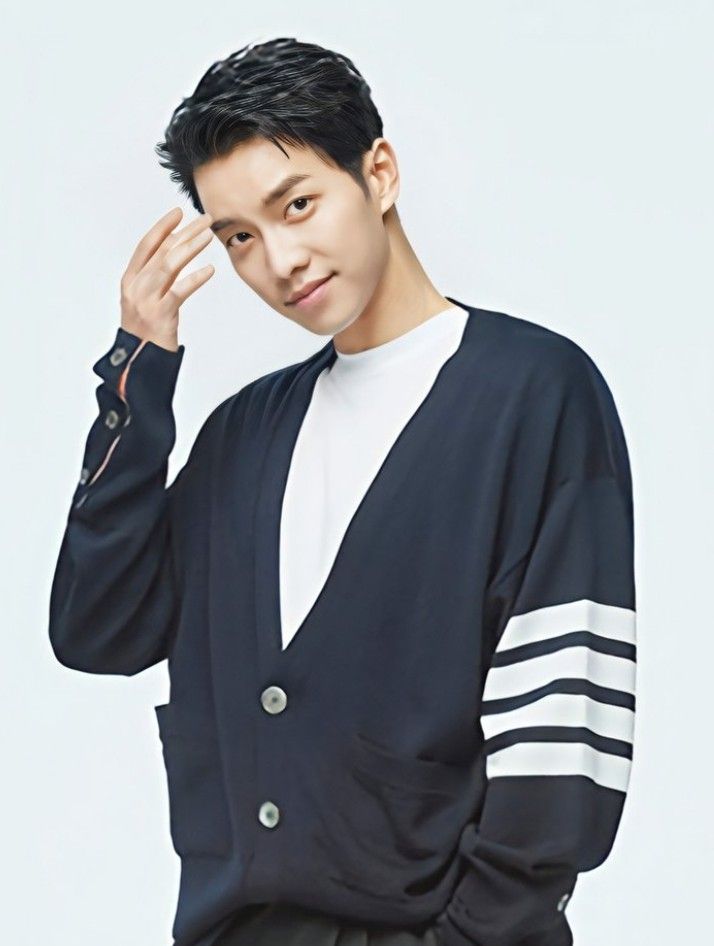 Behind-the-scenes cut of Lee Seunggi