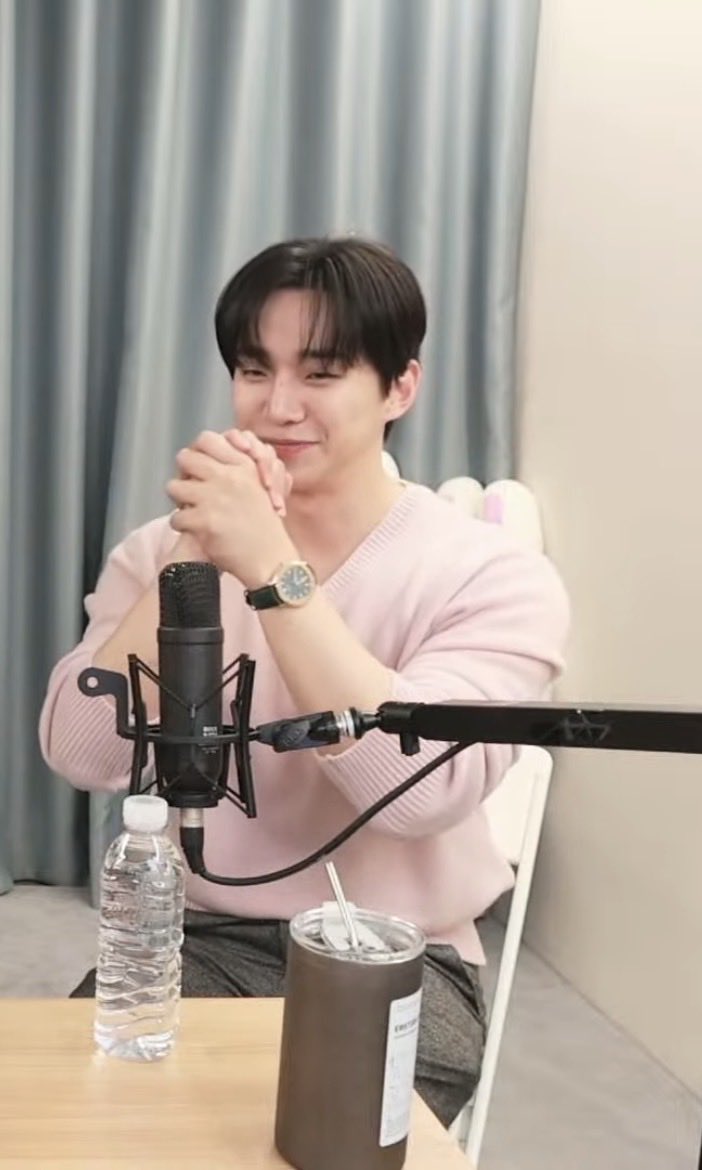 李俊昊社群今日人氣桌布