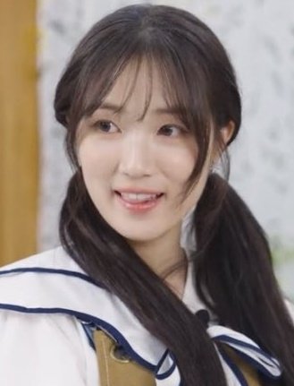 Recent activity shot of Kim Hyeyoon