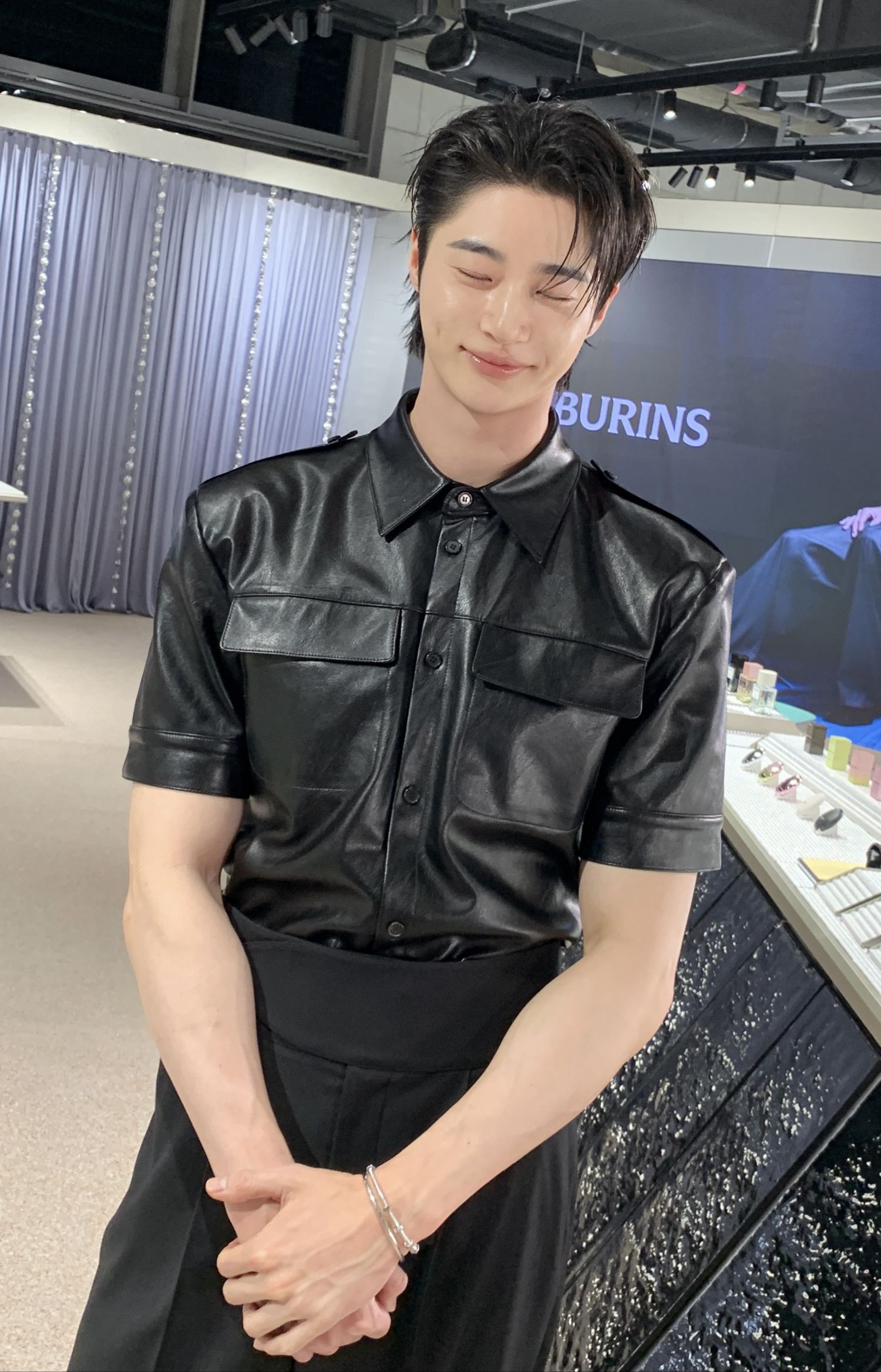 边佑锡的近期活动照