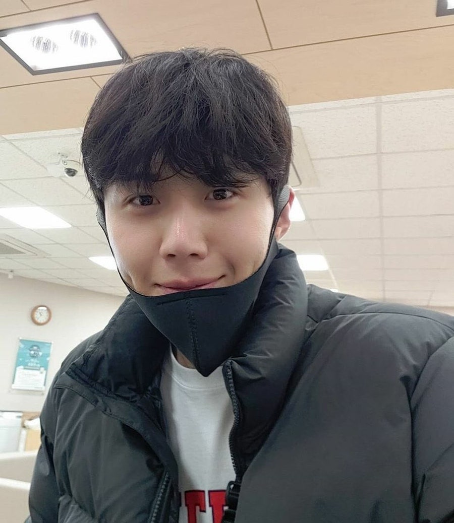 Behind-the-scenes cut of Kim Seonho