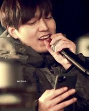 粉絲拍下的李敏鎬瞬間