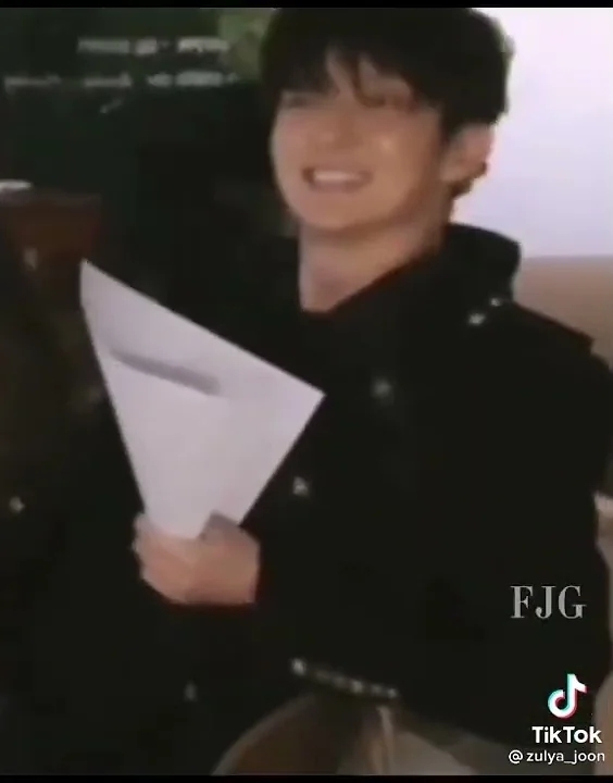 Behind-the-scenes cut of Lee Joongi