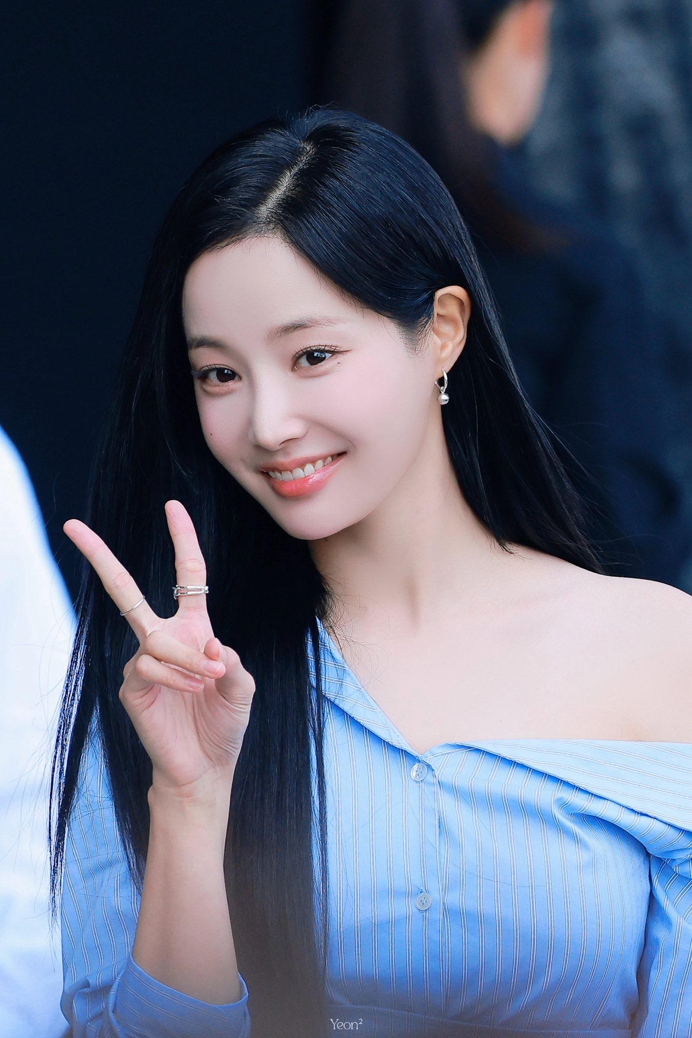 Behind-the-scenes cut of Yeonwoo
