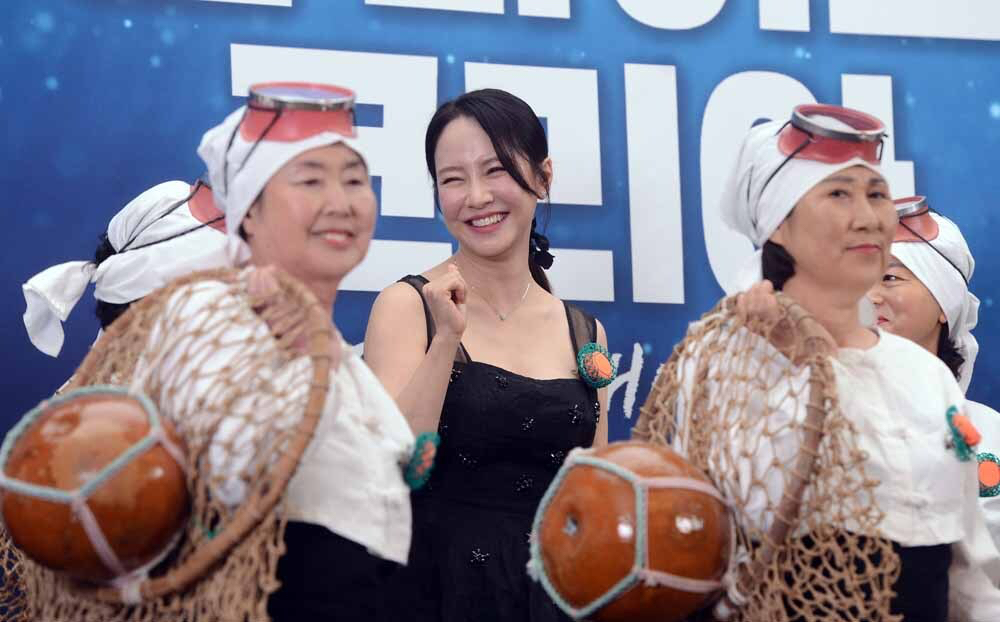 A moment captured by a fan of Song Jihyo