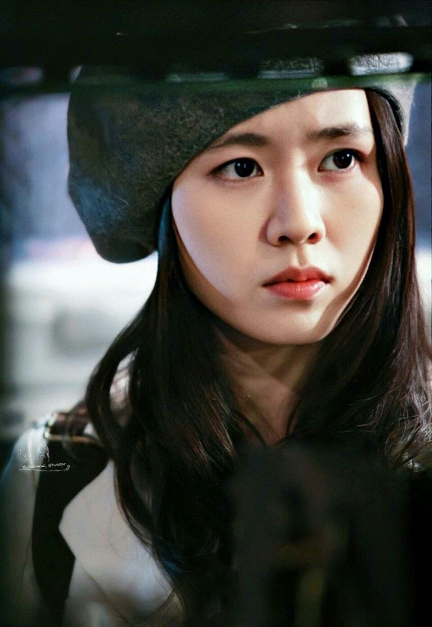 Behind-the-scenes cut of Son Yejin