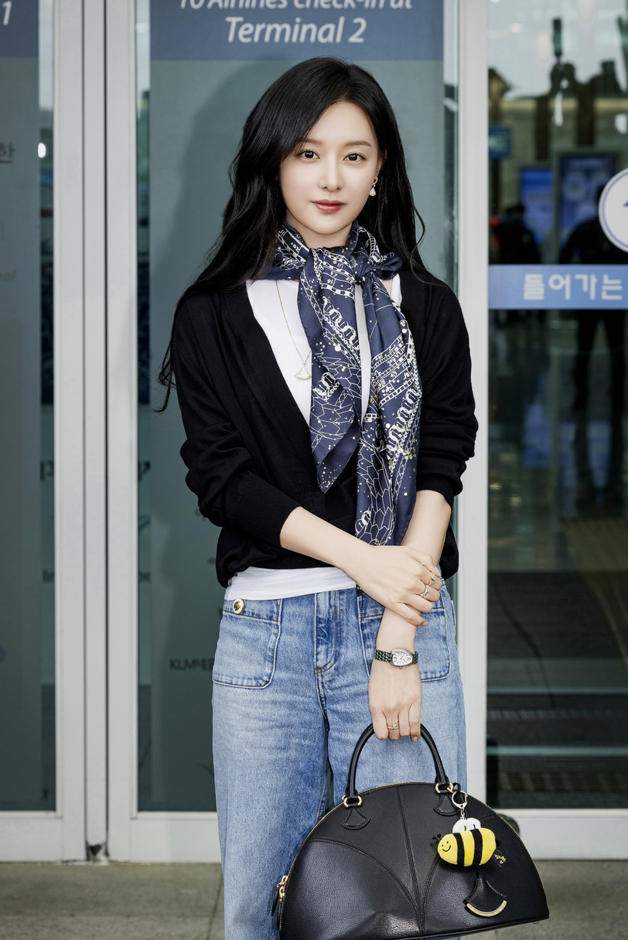 Behind-the-scenes cut of Kim Jiwon