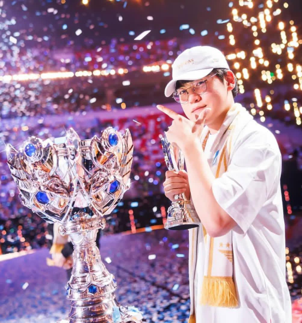 Recent activity shot of Gumayusi