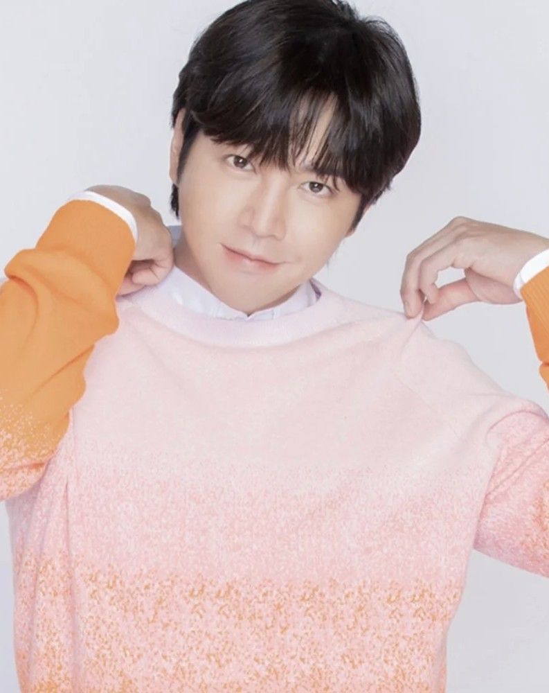 Recent activity shot of Jang Geunsuk