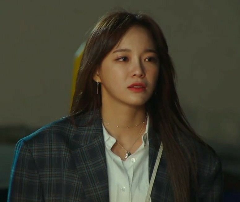Behind-the-scenes cut of Kim Sejeong
