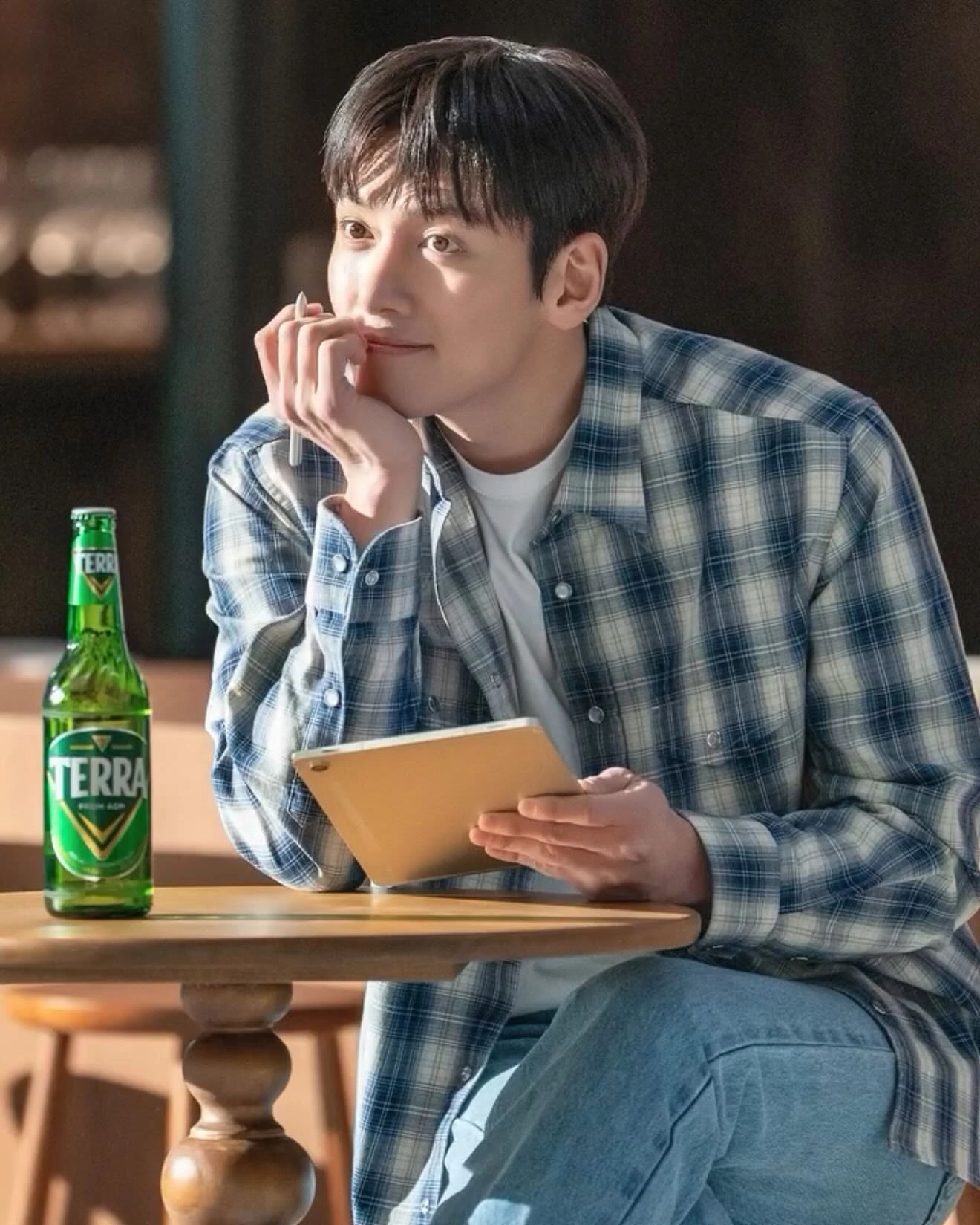 Behind-the-scenes cut of Ji Changwook