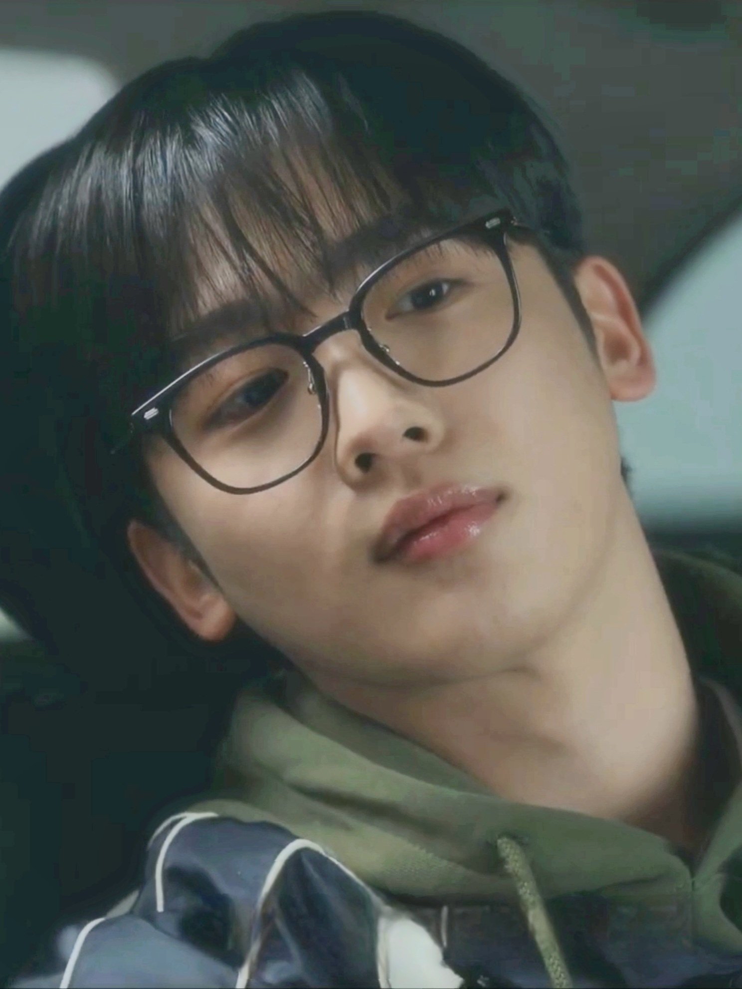 Behind-the-scenes cut of Kim Yohan