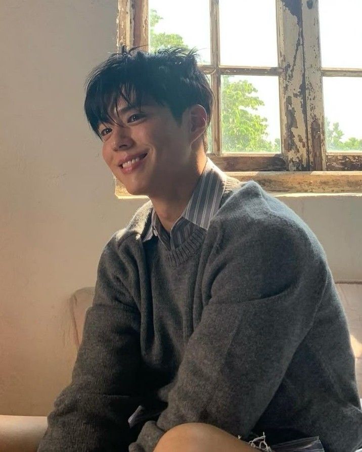 A moment captured by a fan of Park Bogum