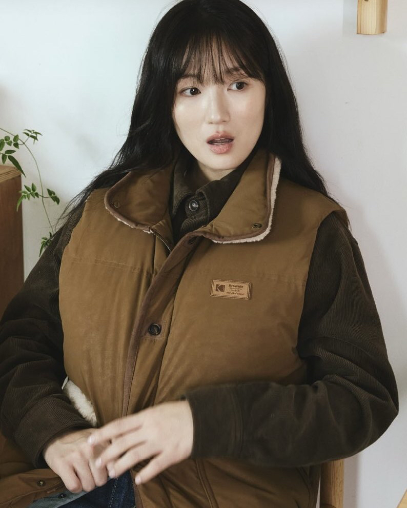 Behind-the-scenes cut of Kim Hyeyoon