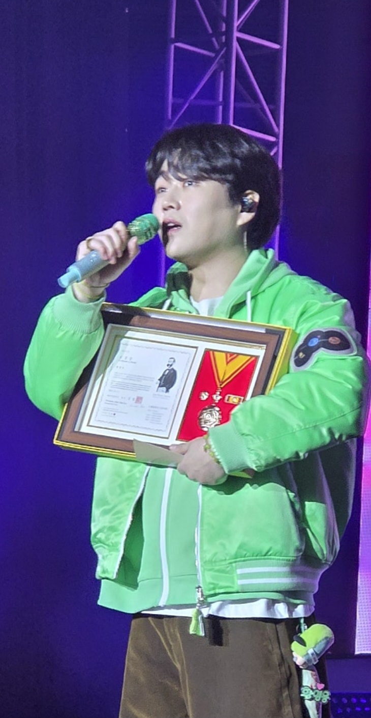 Representative background image loved by Hwang Youngwoong fandom