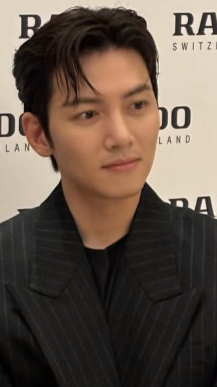 粉丝拍下的池昌旭瞬间