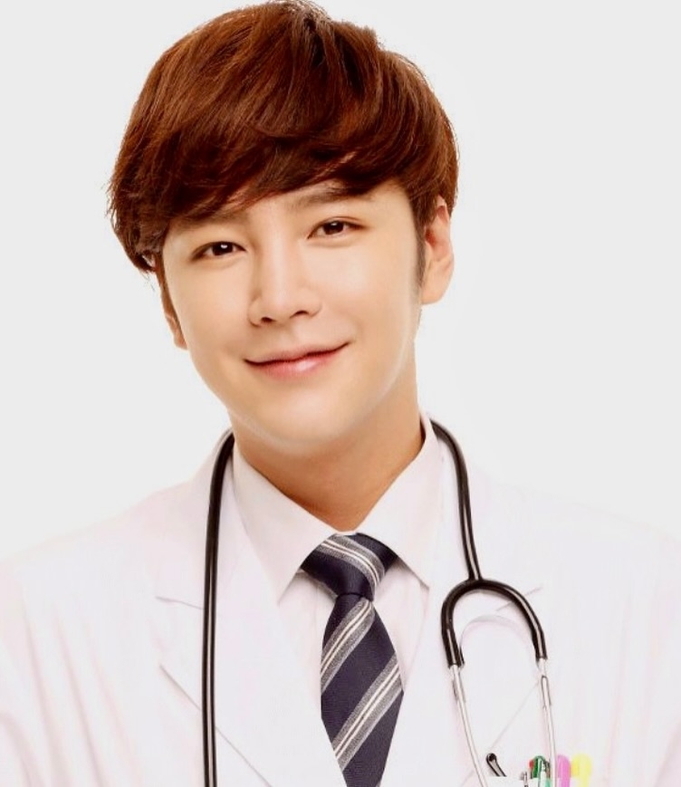 Latest photo of Jang Geunsuk