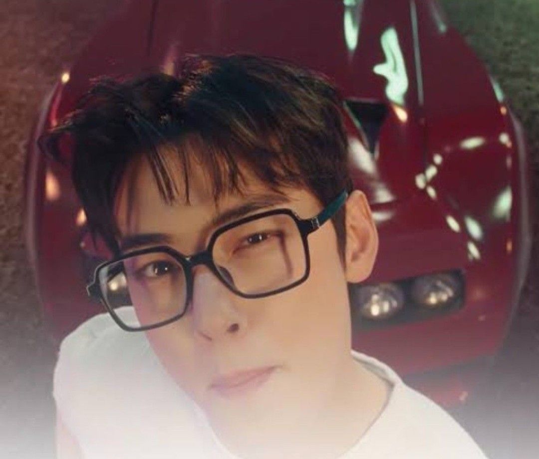 Cuplikan di balik layar dari Cha Eunwoo