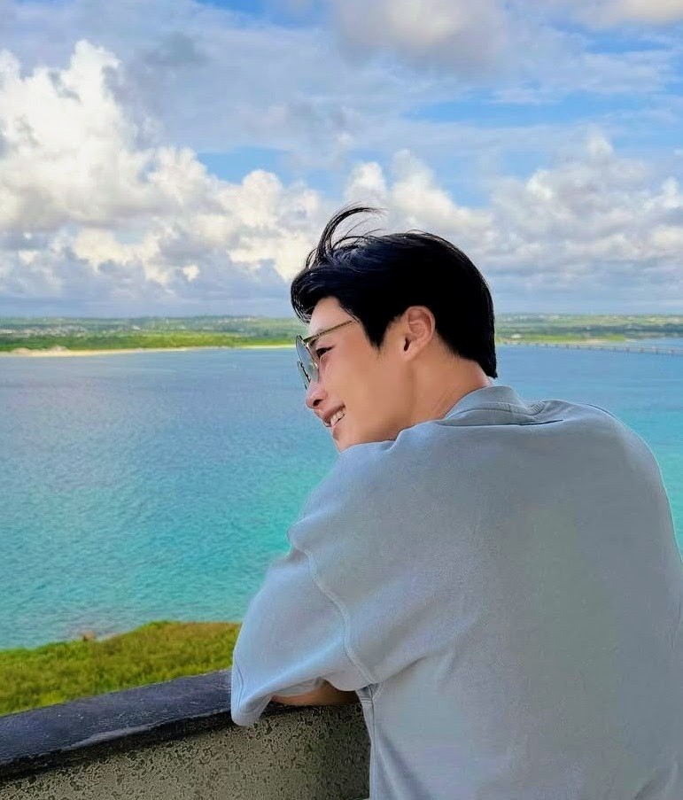 A moment captured by a fan of Woo Dohwan