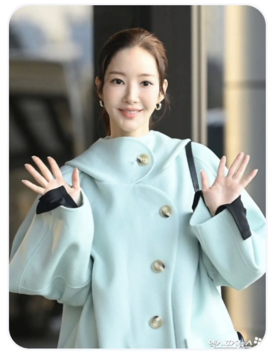 A moment captured by a fan of Park Minyoung