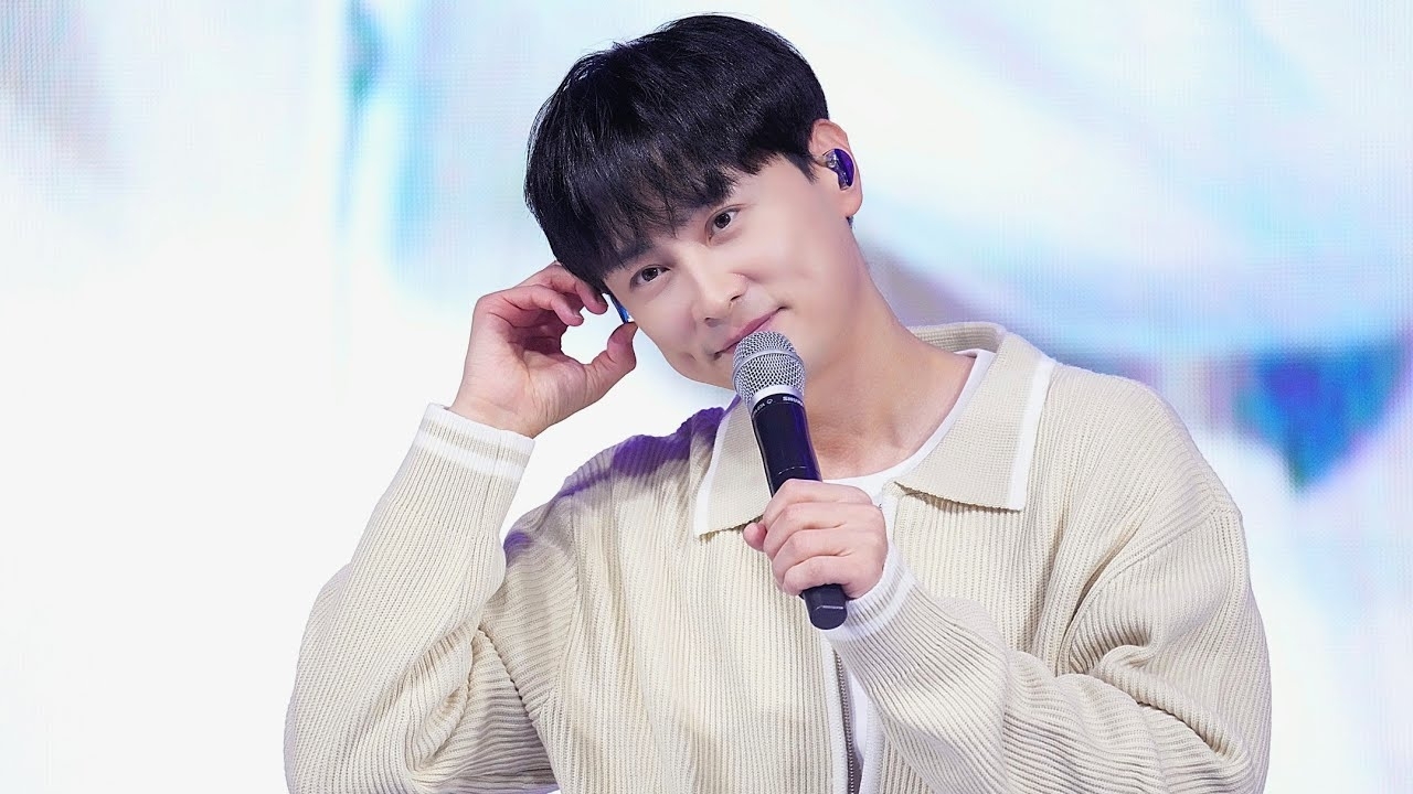 Recent activity shot of Min Kyunghoon