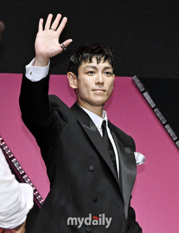 최승현 (T.O.P)의 비하인드 컷