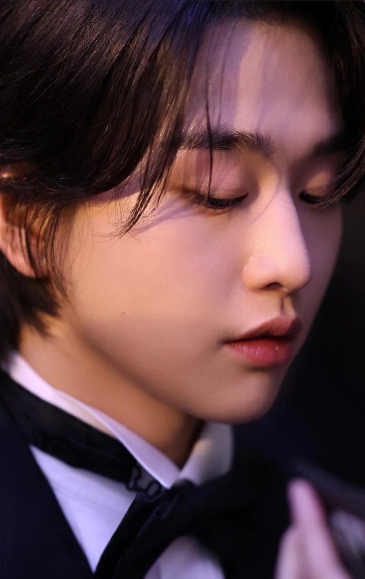 Recent activity shot of Kim Yoonwoo