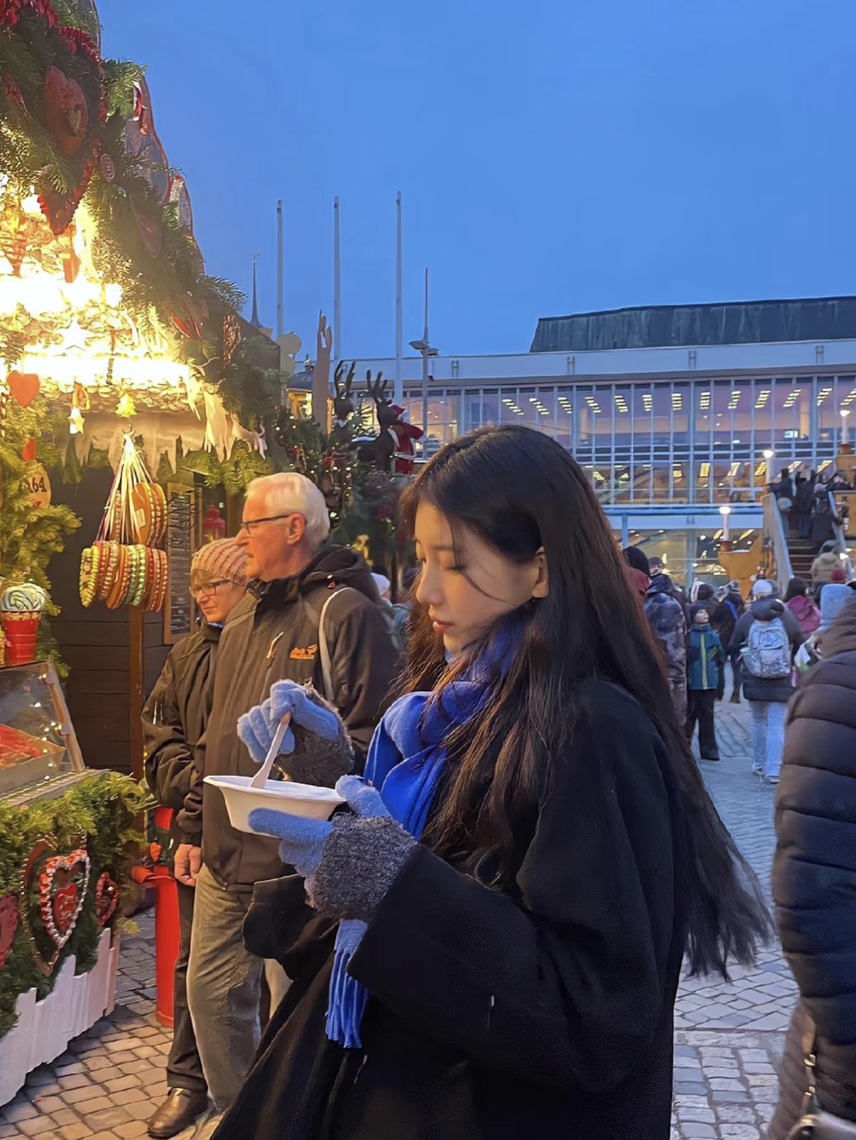 粉絲拍下的裴秀智瞬間