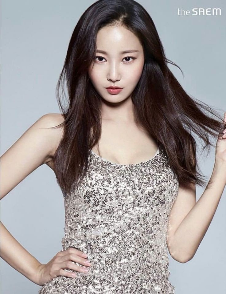 Latest photo of Yeonwoo