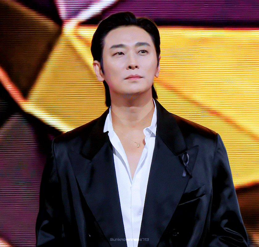 Behind-the-scenes cut of Joo Jihoon