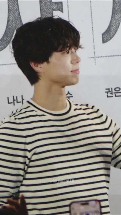 최애돌셀럽 팬덤이 추천하는 박보검 배경 이미지
