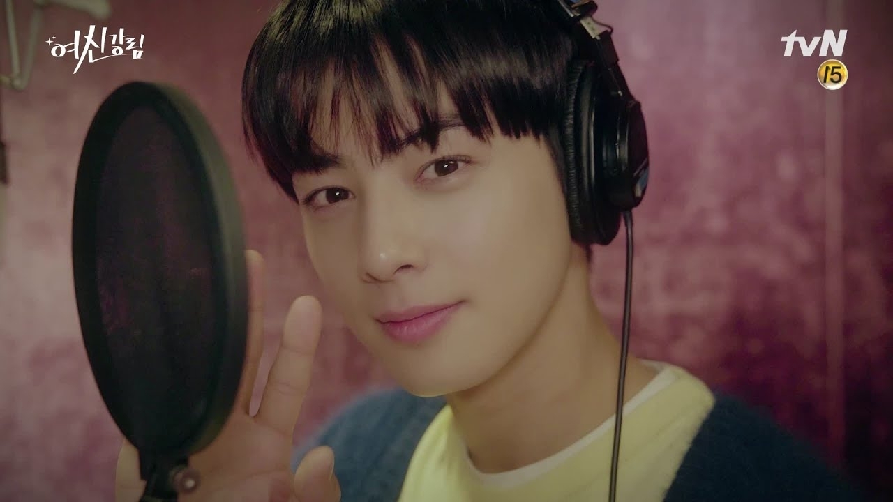Behind-the-scenes cut of Cha Eunwoo