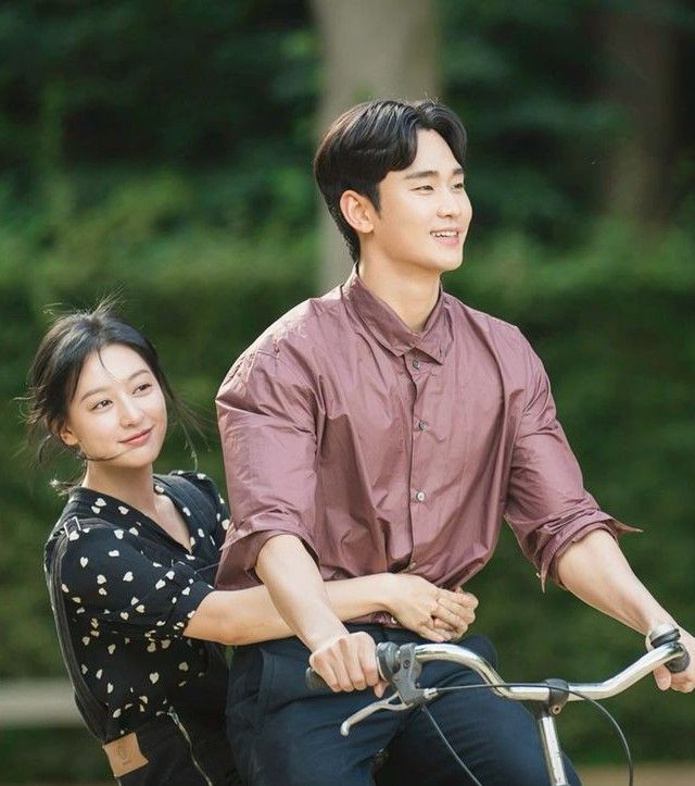 A moment captured by a fan of Kim Jiwon