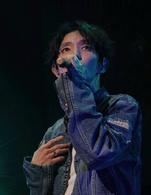Behind-the-scenes cut of Lee Joongi