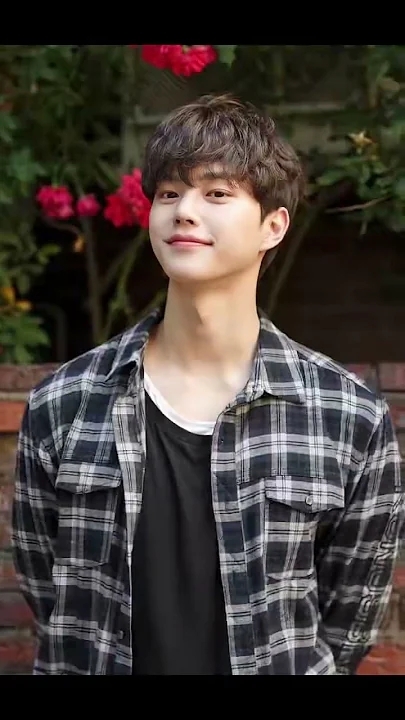 Recent activity shot of Song Kang