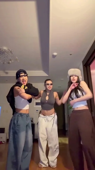 A moment captured by a fan of Aiki