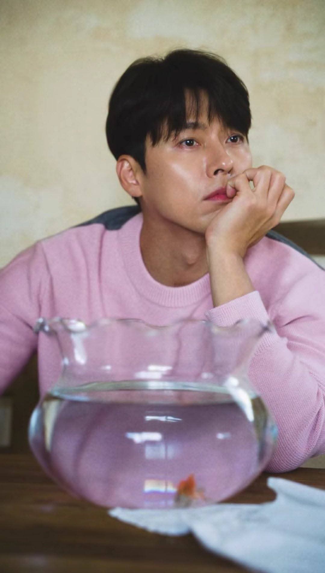 Wallpaper spesial buatan penggemar Hyun Bin