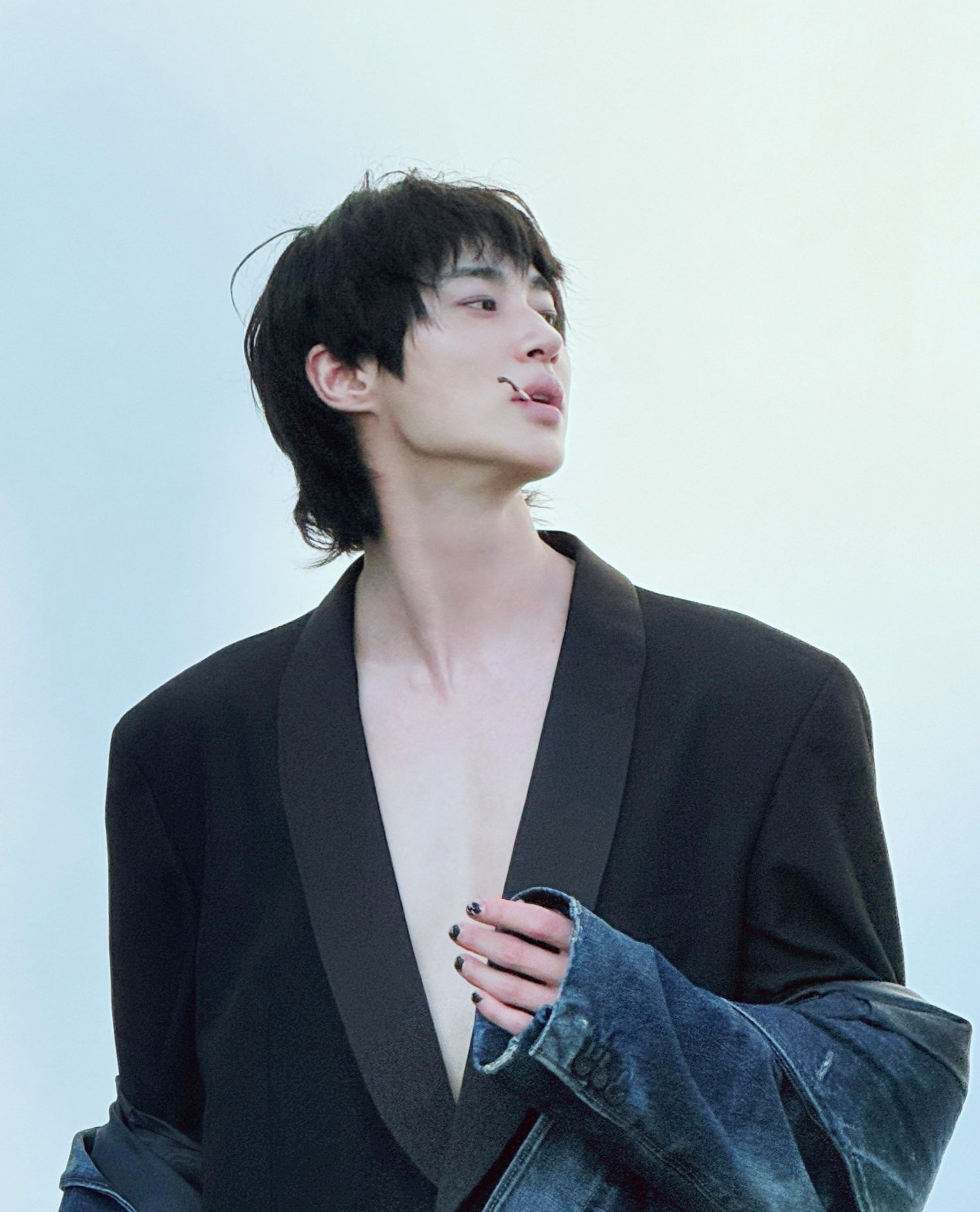 Recent activity shot of Byeon Wooseok