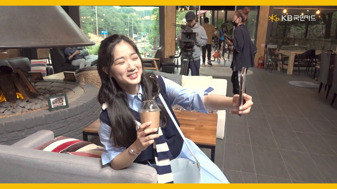 Behind-the-scenes cut of Kim Hyeyoon