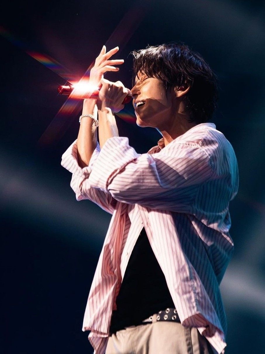 A moment captured by a fan of Lee Joongi