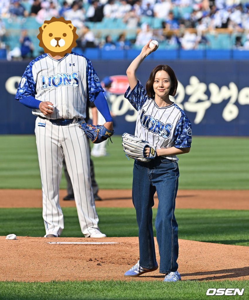 A moment captured by a fan of Moon Chaewon