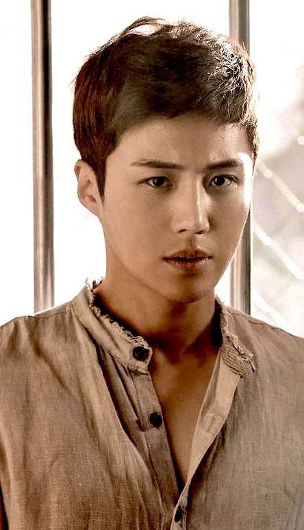 Behind-the-scenes cut of Kim Seonho