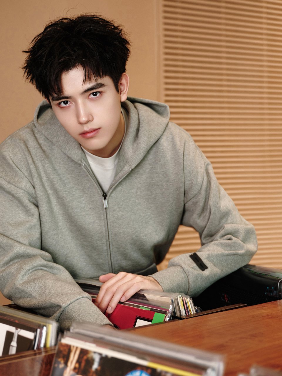 Behind-the-scenes cut of Arthur Chen