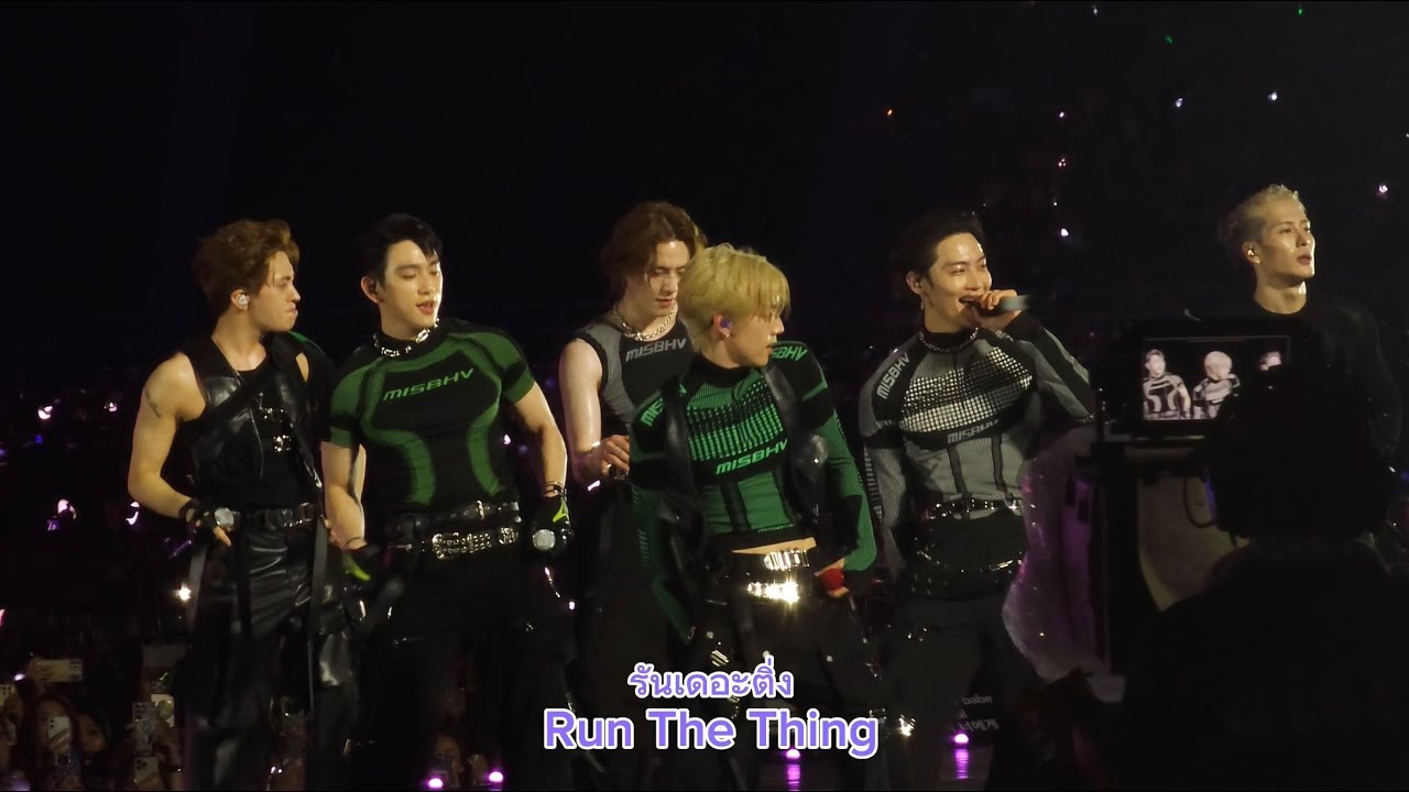 A moment captured by a fan of Park Jinyoung