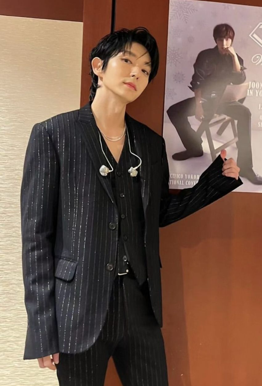 Behind-the-scenes cut of Lee Joongi