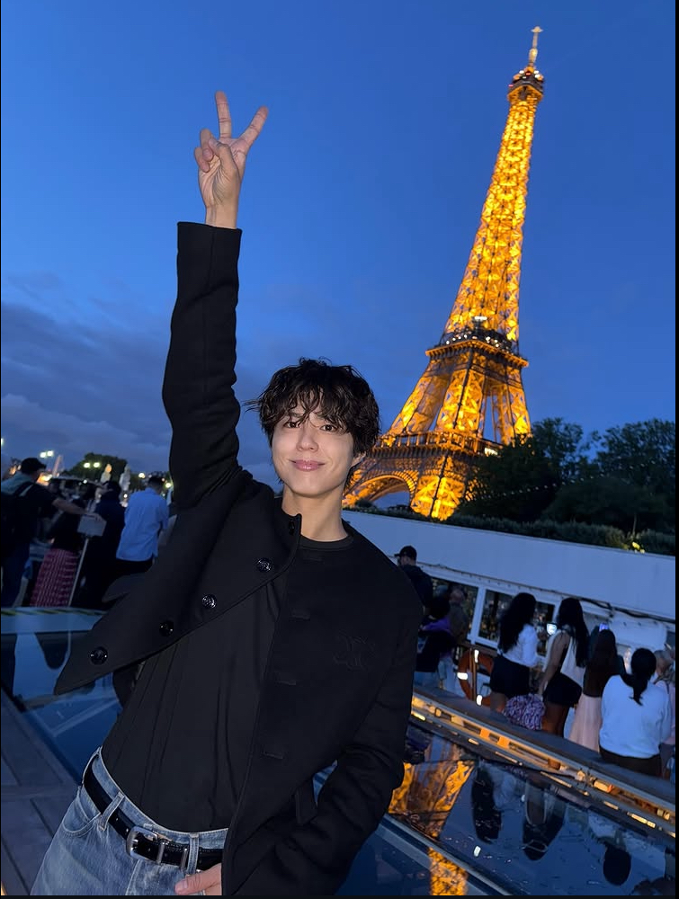 Recent activity shot of Park Bogum