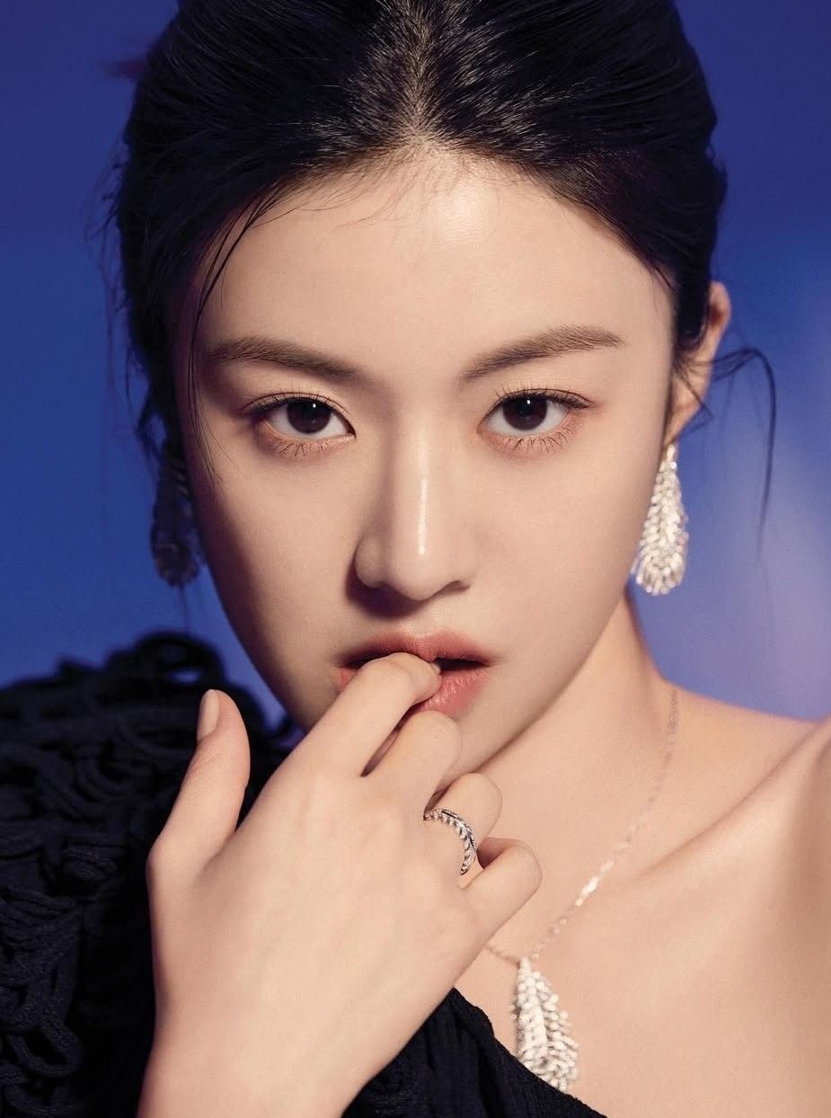 A moment captured by a fan of Go Younjung