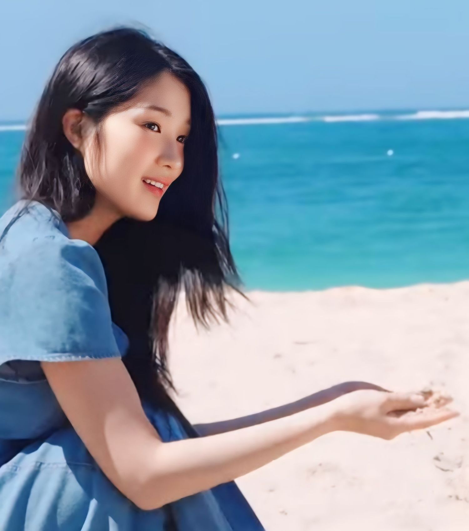 Behind-the-scenes cut of Kim Hyeyoon